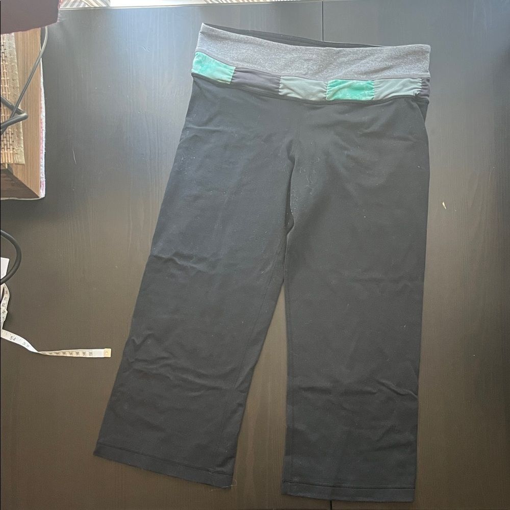 LULULEMON Cropped Reversible Yoga Pant W6 18" Inseam